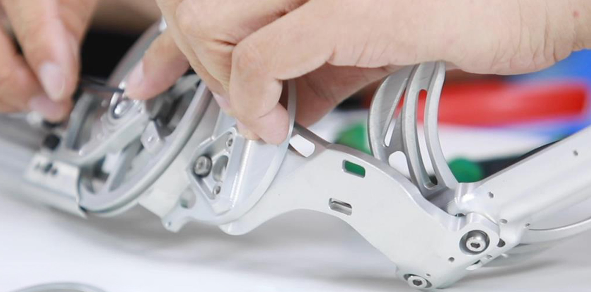 深圳肯科技 【深圳特区报】肯綮科技创始人余运波:用科技为人们装上“钢筋铁骨”|创新创业深圳人